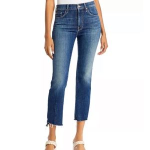 Mother jeans, crop step fray in color rough enough. Size 30